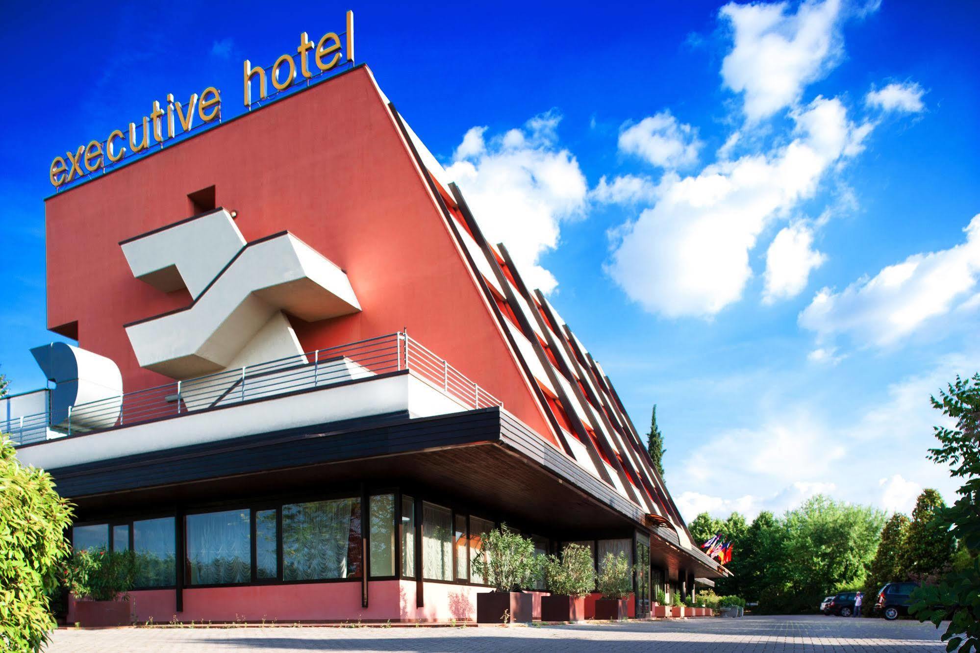 Executive Spa Hotel ฟิโอราโน โมเดเนเซ ภายนอก รูปภาพ